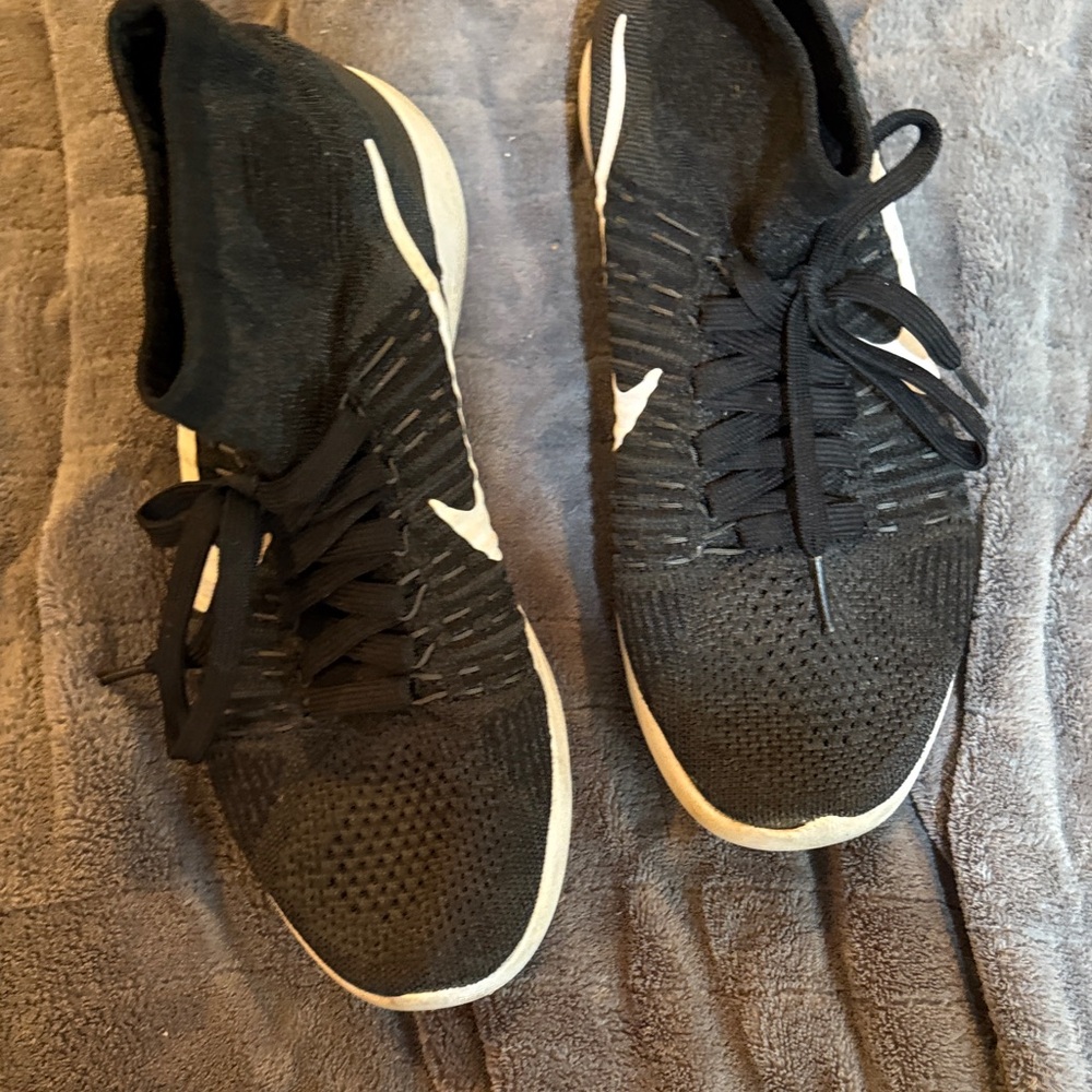 Women’s Nike Lunarepic Black Knit Sneakers with White Accents, size 9.5